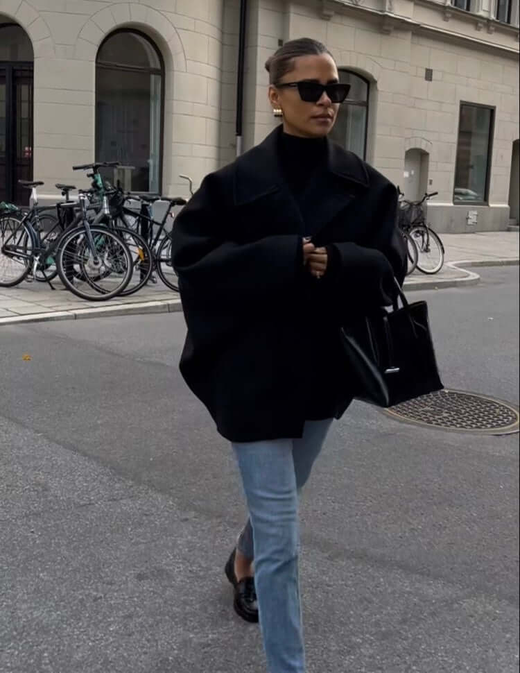 "Manteau en laine oversize chic, coupe ample et élégante, parfait pour l&