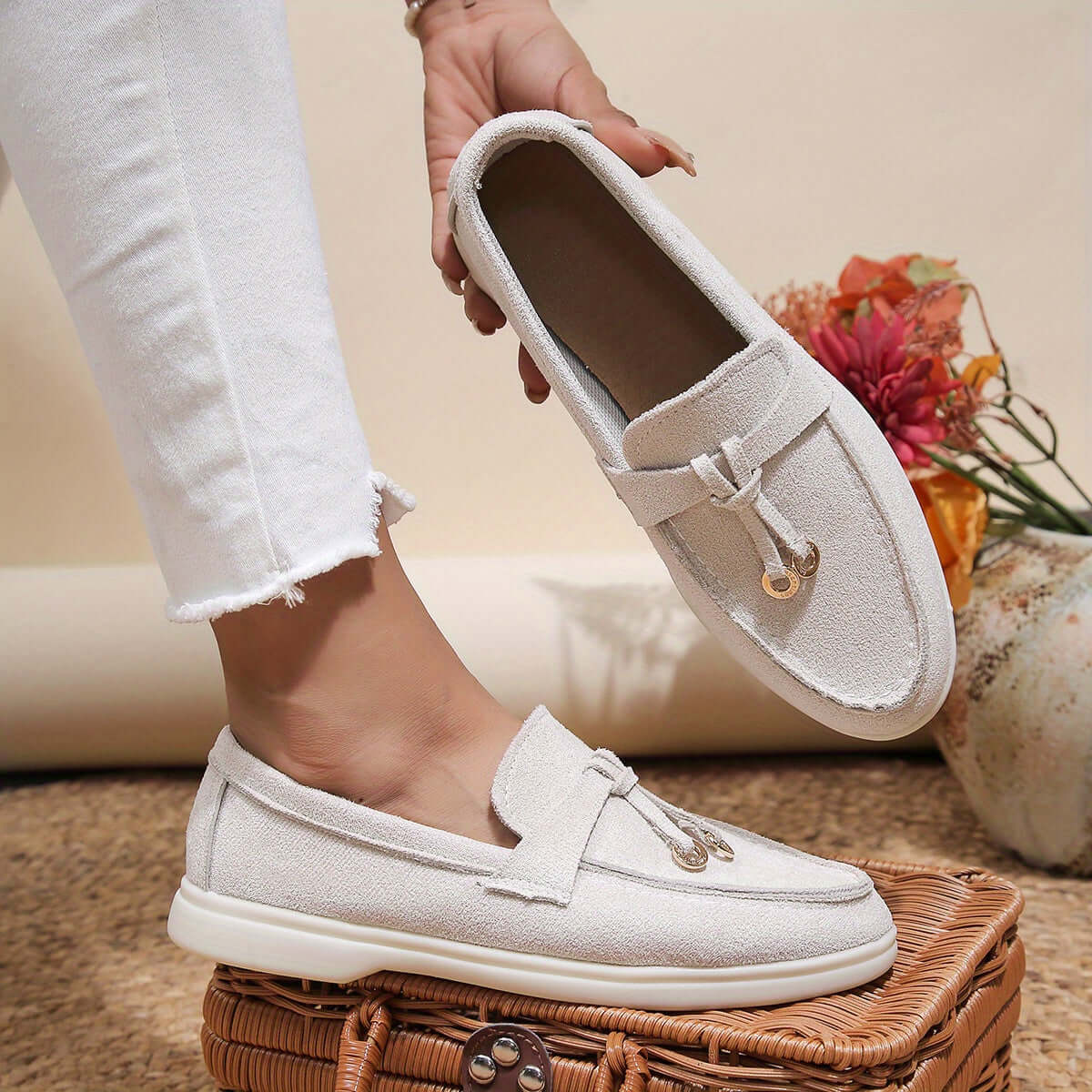 "Mocassins épais femme, texture lisse brun clair, respirants, confort quotidien et design élégant adapté au bureau."