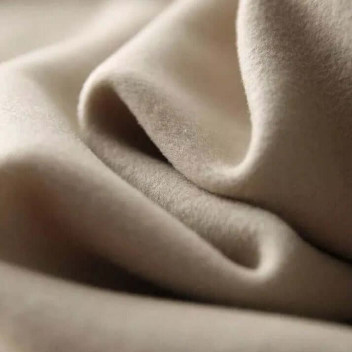 "Veste femme en coton élégante avec design sophistiqué, coupe classique et allure chic, idéale pour toutes occasions."