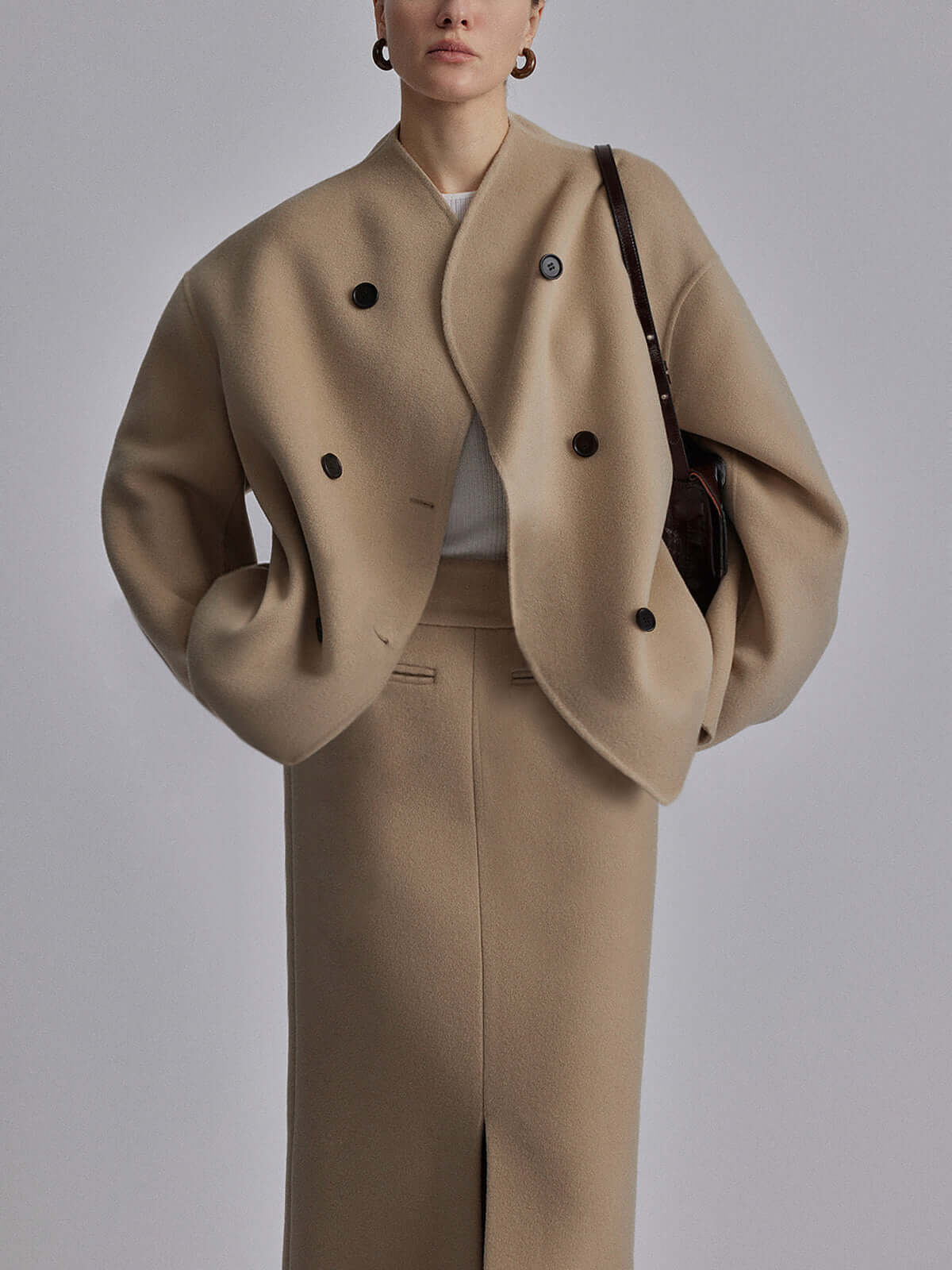 "Manteau femme élégant à boutons, coupe décontractée en peluche, couleurs variées; parfait pour automne/hiver."