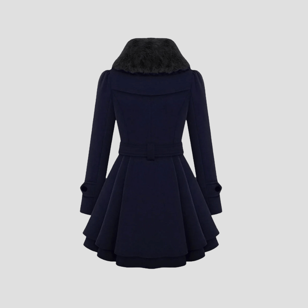 "Manteau d'hiver cintré femme, vue de face, avec col fausse fourrure et détail double boutonnage élégant."