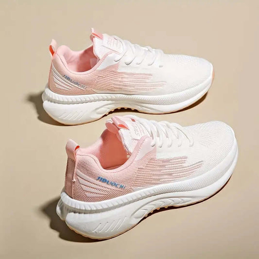 "Baskets femme orthopédiques rose pastel, légères et respirantes, design moderne pour confort et style quotidien."