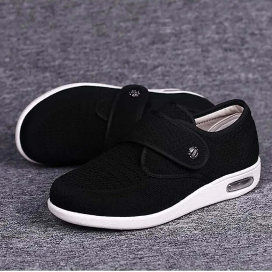 "Chaussures élégantes pour diabétiques, design spacieux et semelle douce, parfaites pour pieds sensibles en noir et marron cl