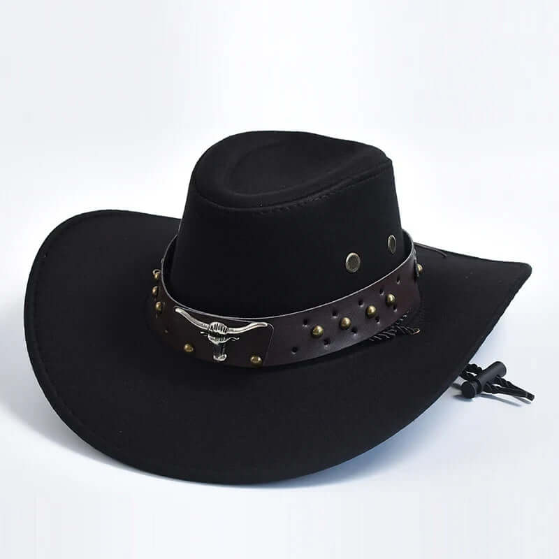 "Chapeau de cow-boy en cuir végétal avec jugulaire tressée, ajustable, vue de face, style western classique, accessoire femme