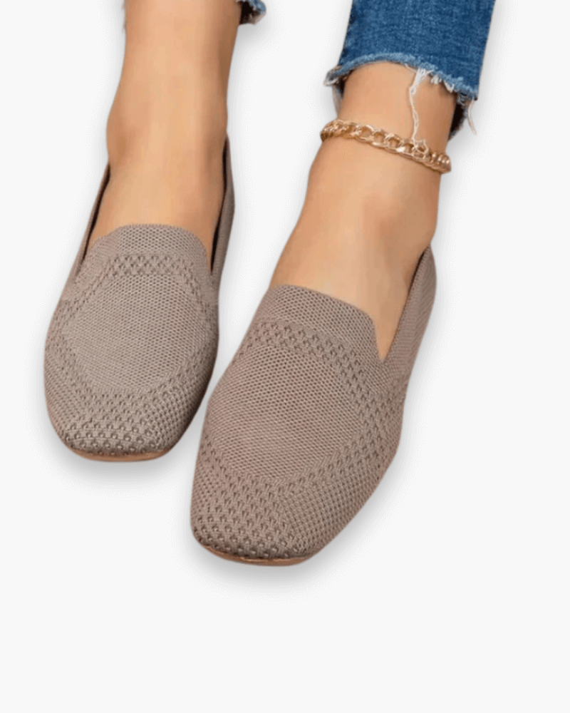 "Slippers d'été femme, confortables, élégants, disponibles en beige, gris, noir, orange et vert pour un style estival."