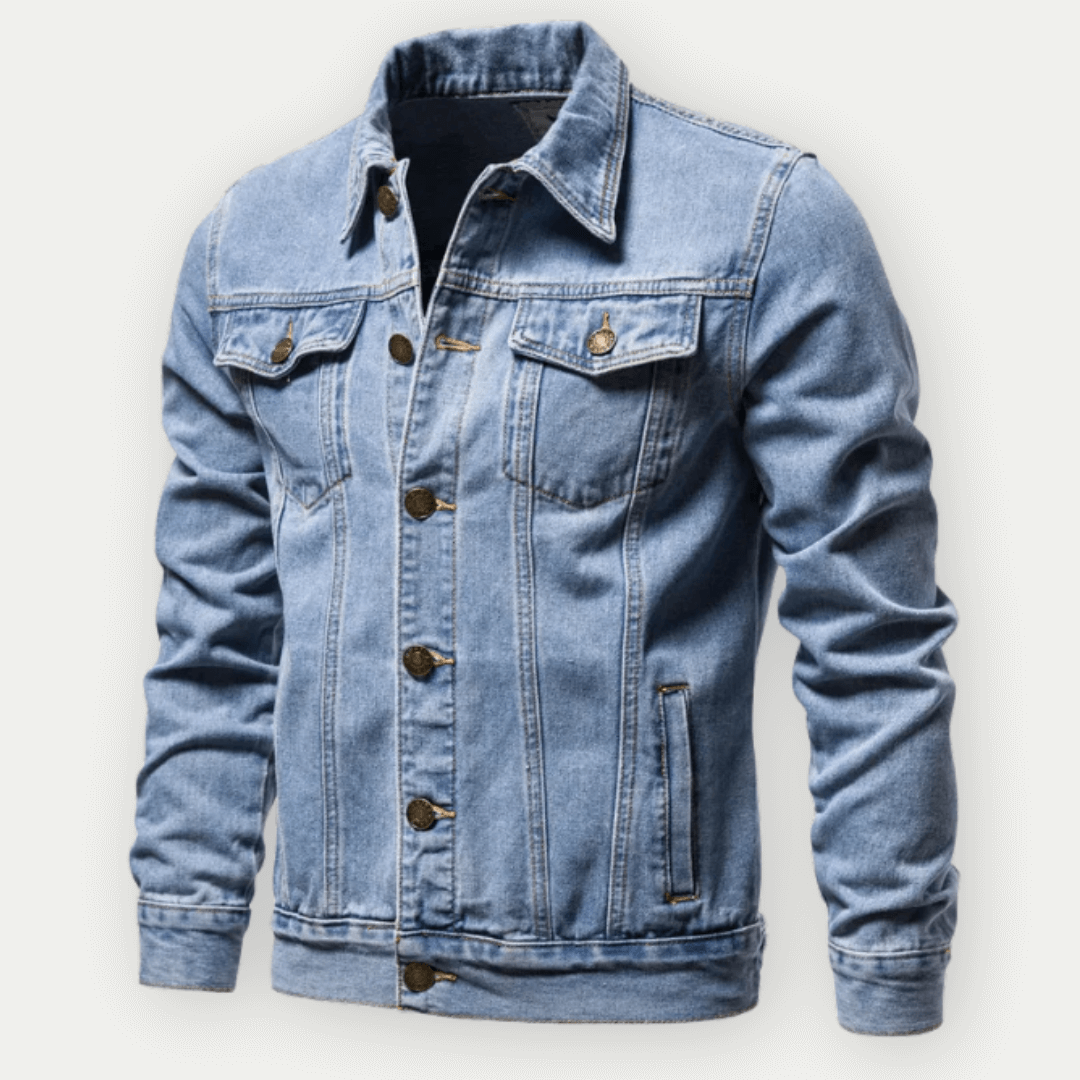 "Veste en jean bleu clair structurée, look urbain, coupe élégante et poches pratiques pour un style décontracté."