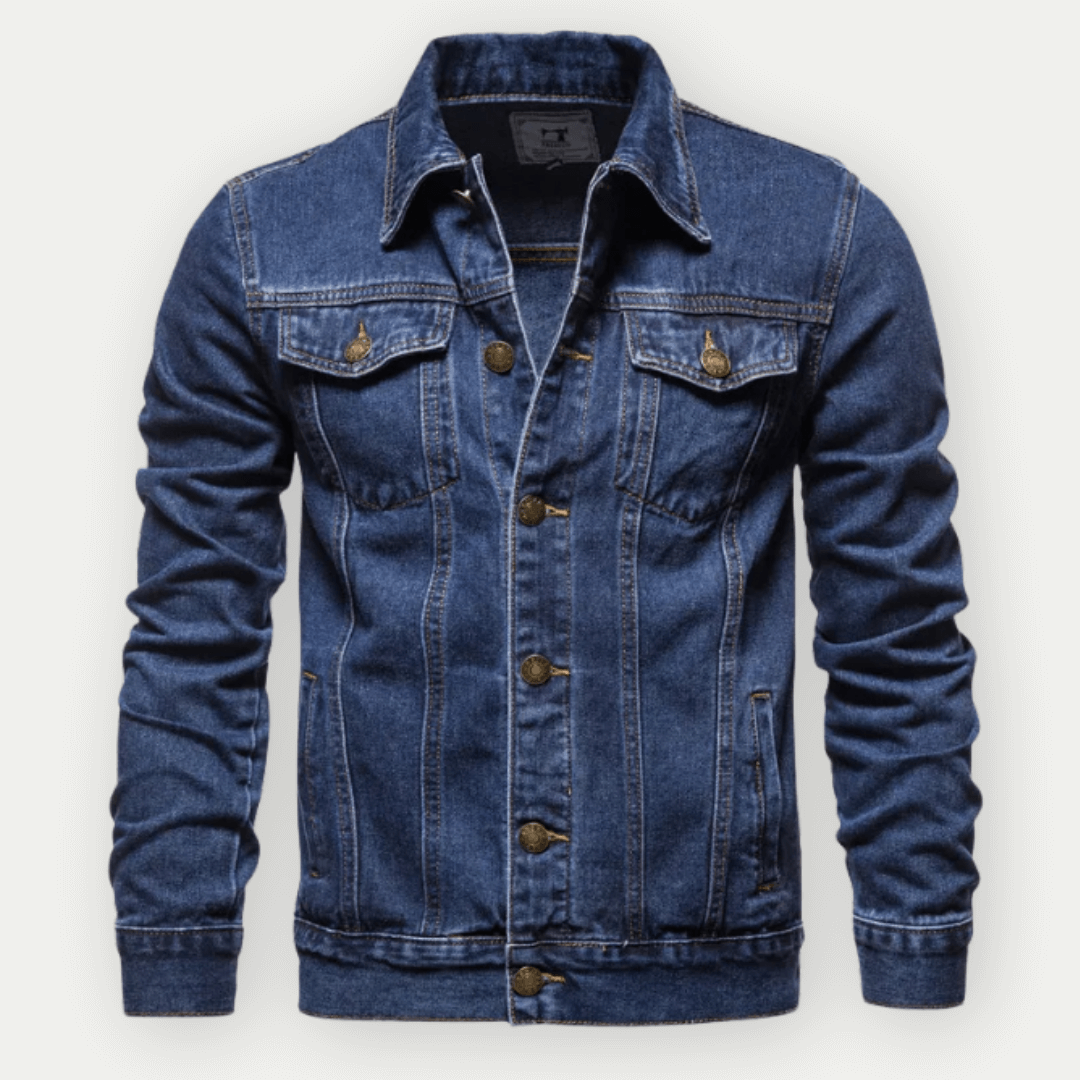 "Veste en jean bleu clair structurée, look urbain, coupe élégante et poches pratiques pour un style décontracté."