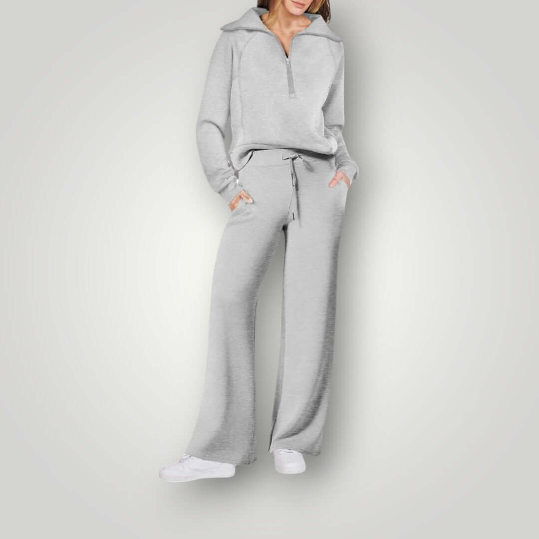 "Ensemble loungewear femme élégant et confortable, sweat et pantalon assortis en teintes neutres, pour détente et sorties."