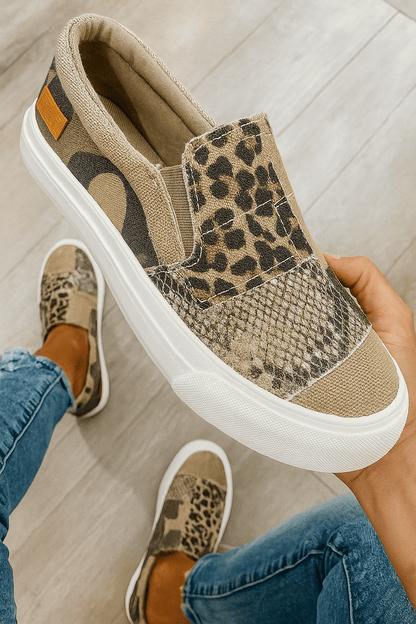 Baskets slip-on femmes, imprimés audacieux léopard, python et camouflage, confort optimal, facile à enfiler.
