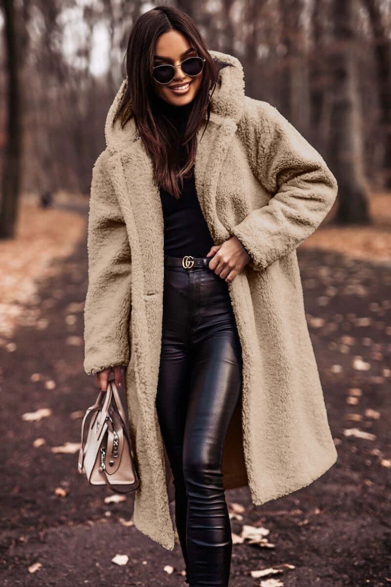 "Veste d'hiver élégante pour femme, beige, design intemporel, confort optimal, doublure douce, parfaite pour le froid."