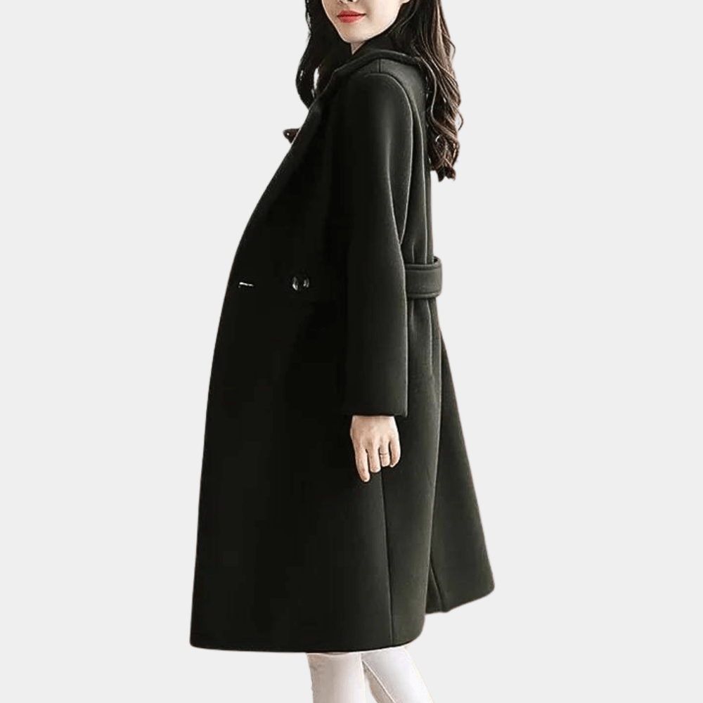"Manteau luxe Sara femme, chaud et élégant, ceinture accentuant la taille, couleur kaki, style hiver sophistiqué."