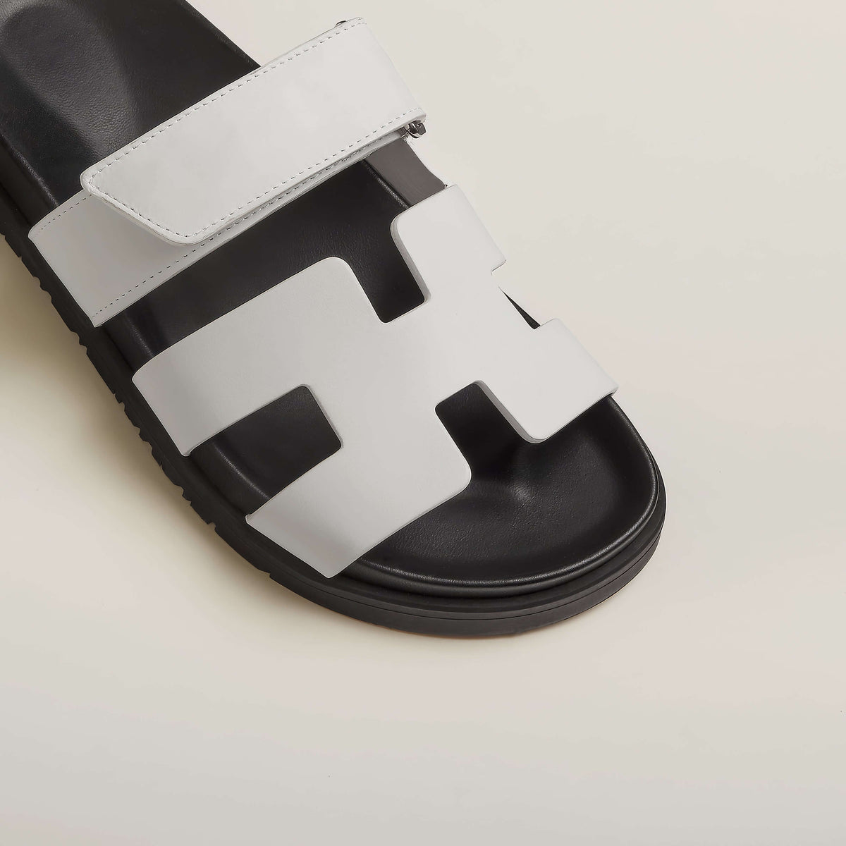 "Sandales en cuir pour femme, élégantes et confortables, parfaites pour l&