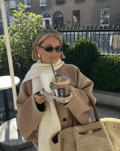 "Manteau oversized en laine femme, coupe moderne, couleur beige, chic et chaleureuse, parfait pour l'automne"