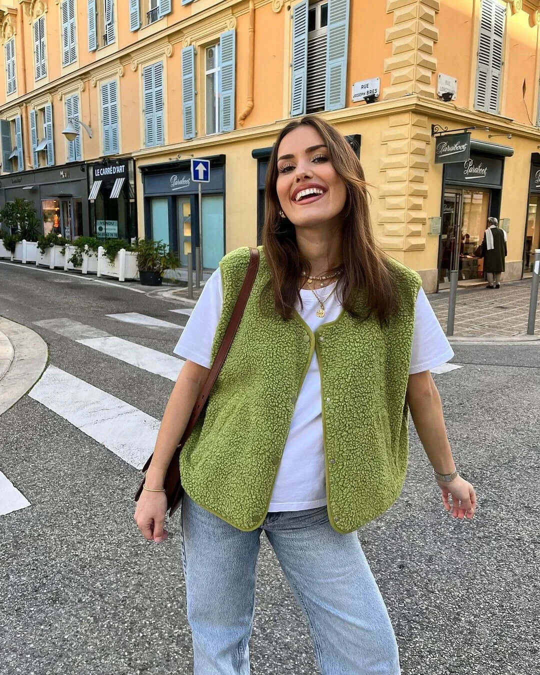 "Veste polaire sans manches femme, gilet doux et élégant pour mi-saison, confort thermique optimal, coloris uni moderne."