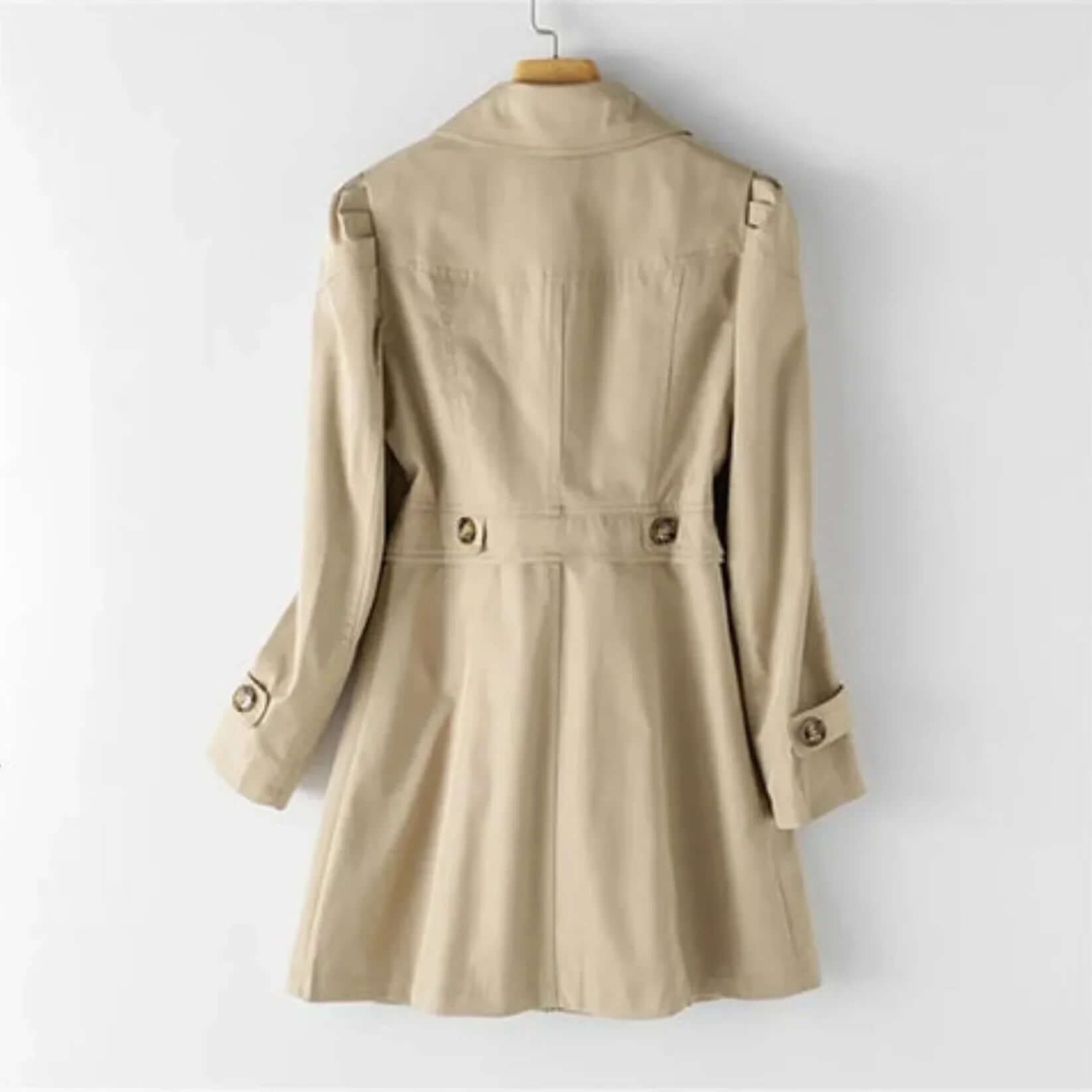 "Trench-coat imperméable femme, classique, coupe croisée, col structuré, élégant, beige clair, style intemporel."