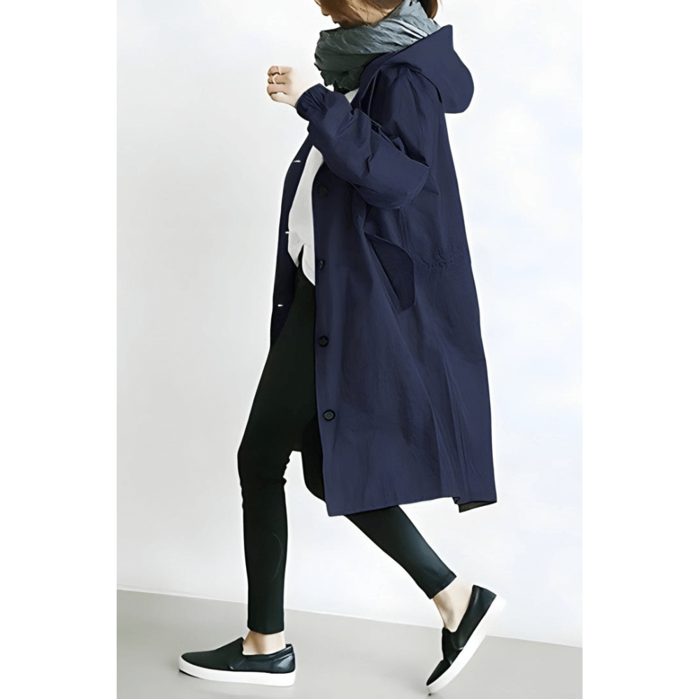 Trench-coat femme élégant vert armée, vue de face, chic et confortable pour toutes saisons, style intemporel adaptable.