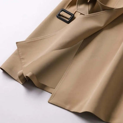 "Trench-coat Astra élégant et imperméable, vue avant, style chic avec tissu waterproof, couleur beige classic pour femmes"