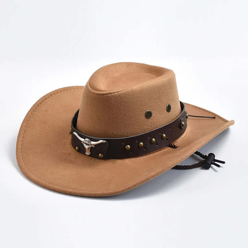 "Chapeau de cow-boy en cuir végétal avec jugulaire tressée, ajustable, vue de face, style western classique, accessoire femme