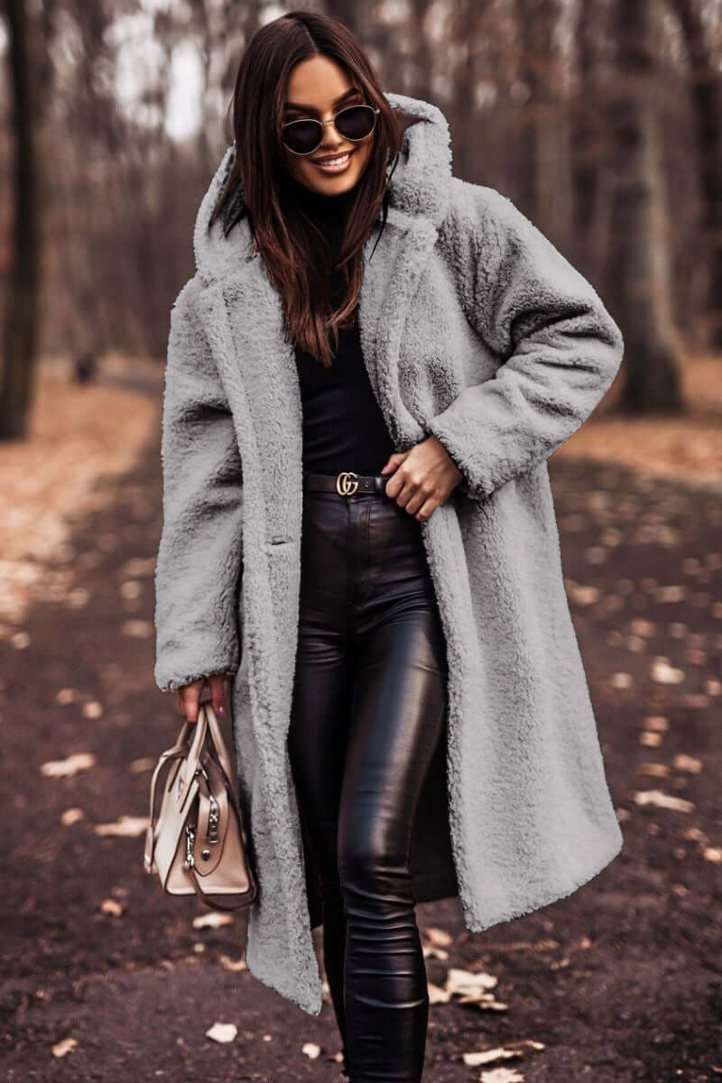 "Veste d'hiver élégante pour femme, beige, design intemporel, confort optimal, doublure douce, parfaite pour le froid."