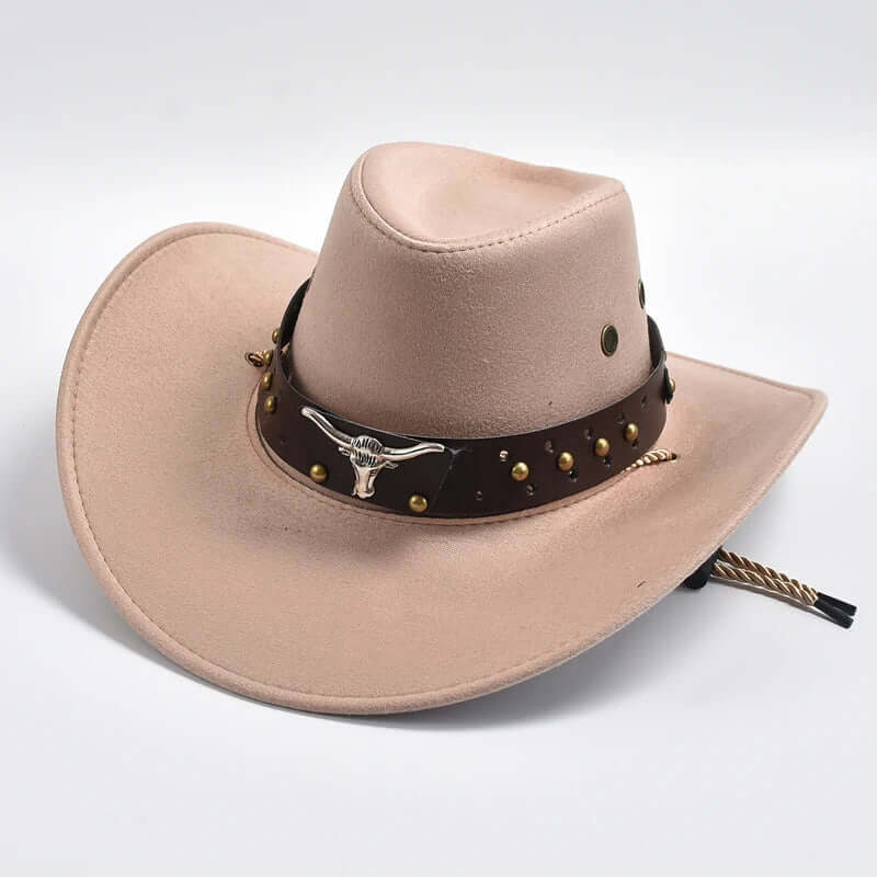 "Chapeau de cow-boy en cuir végétal avec jugulaire tressée, ajustable, vue de face, style western classique, accessoire femme