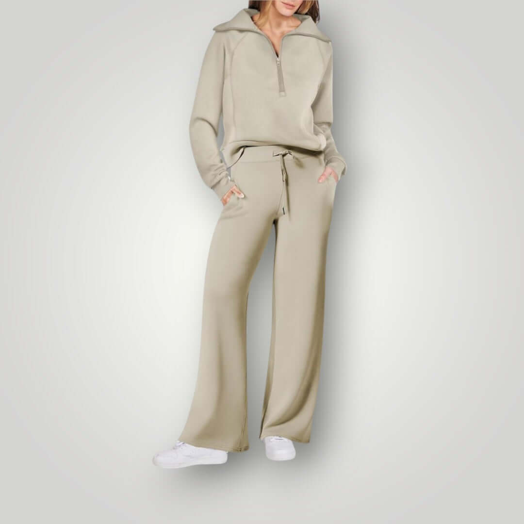 "Ensemble loungewear femme élégant et confortable, sweat et pantalon assortis en teintes neutres, pour détente et sorties."
