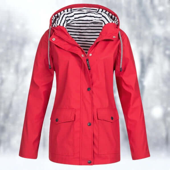 Veste imperméable femme élégante, coupe ajustée, capuche, poches latérales, couleur jaune, protection pluie et vent.
