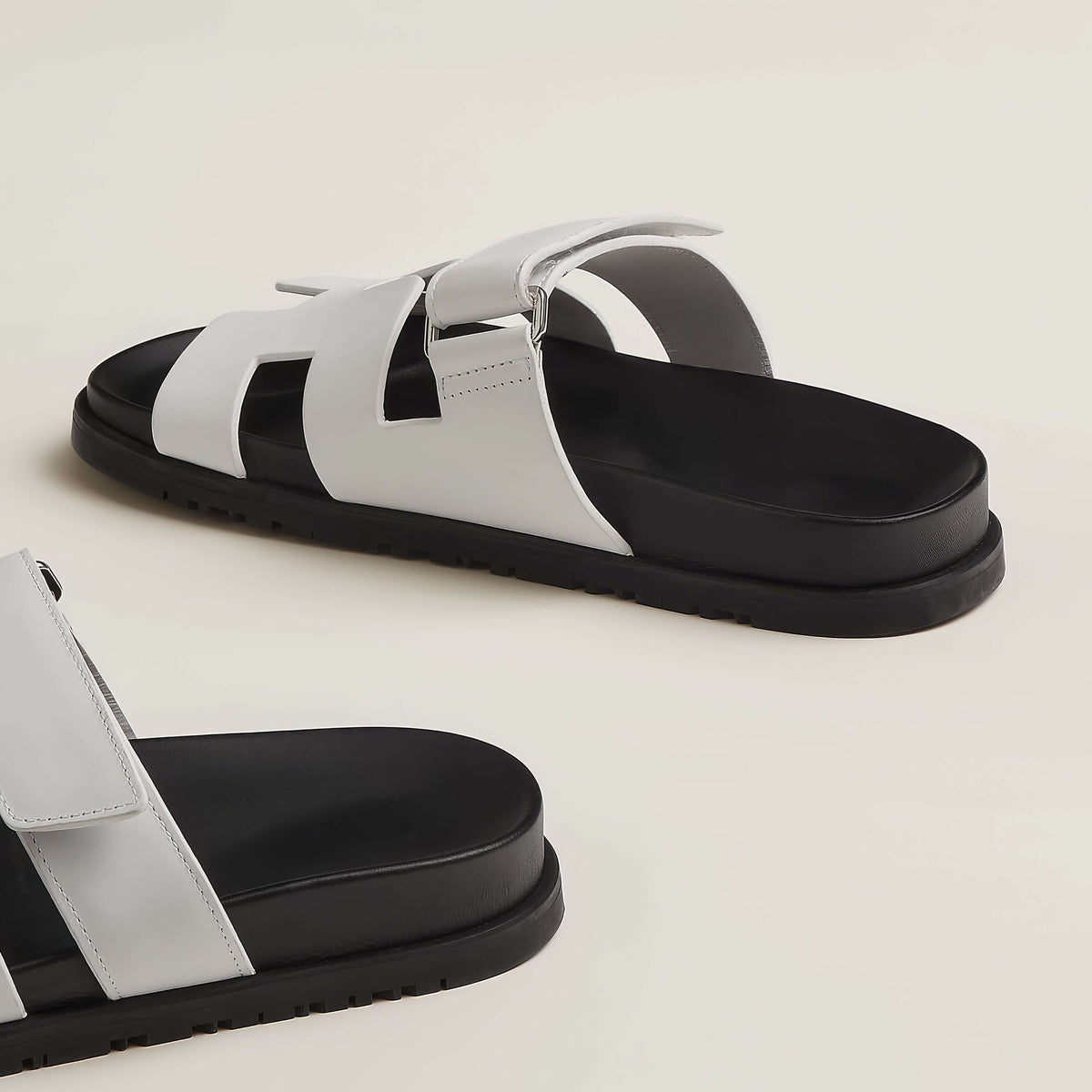 "Sandales en cuir pour femme, élégantes et confortables, parfaites pour l&