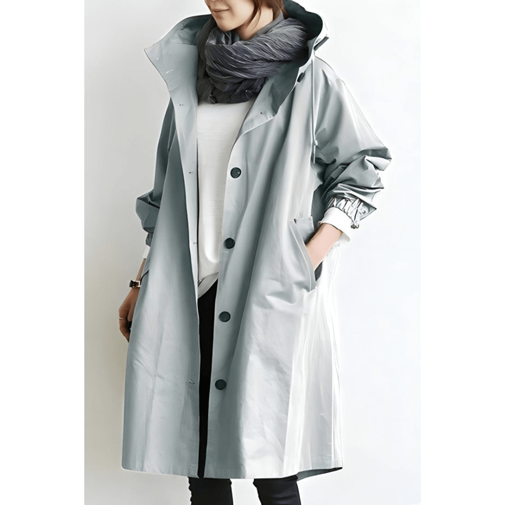 Trench-coat femme élégant vert armée, vue de face, chic et confortable pour toutes saisons, style intemporel adaptable.