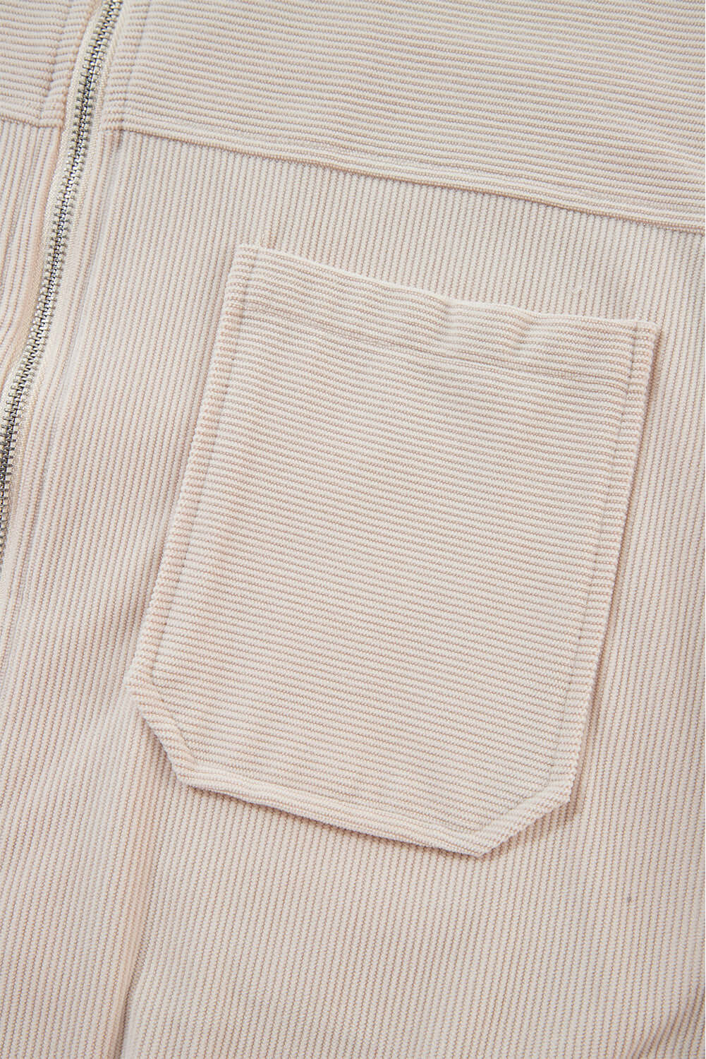 "Veste en velours côtelé beige avec capuche, style décontracté et élégant pour femmes, doux et parfait pour l'automne."