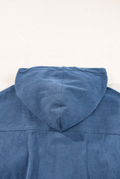 "Veste en velours côtelé beige avec capuche, style décontracté et élégant pour femmes, doux et parfait pour l'automne."