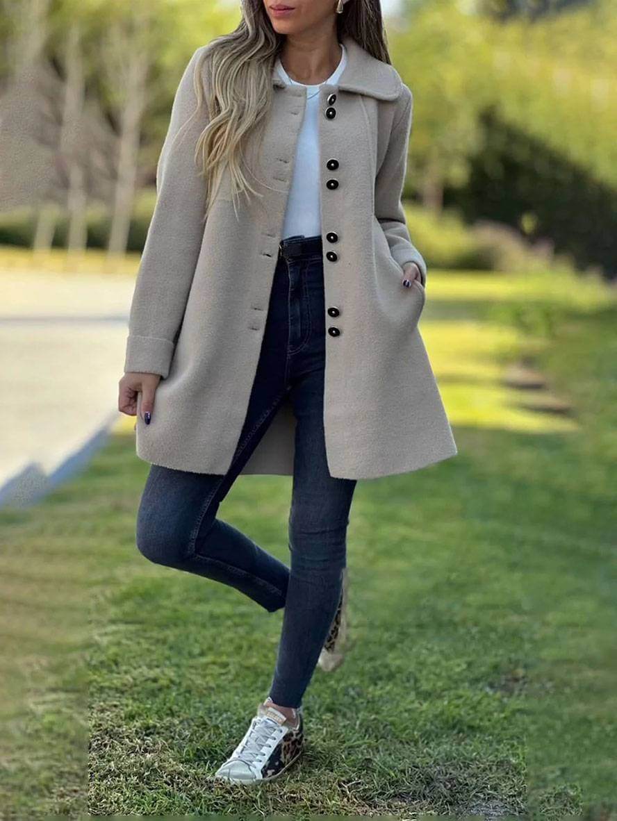 "Manteau d'hiver femme élégant Louise, col classique, boutons raffinés, chaud, idéal pour l'hiver, style intemporel"