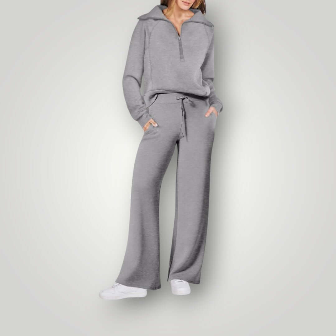 "Ensemble loungewear femme élégant et confortable, sweat et pantalon assortis en teintes neutres, pour détente et sorties."