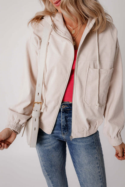 "Veste en velours côtelé beige avec capuche, style décontracté et élégant pour femmes, doux et parfait pour l'automne."