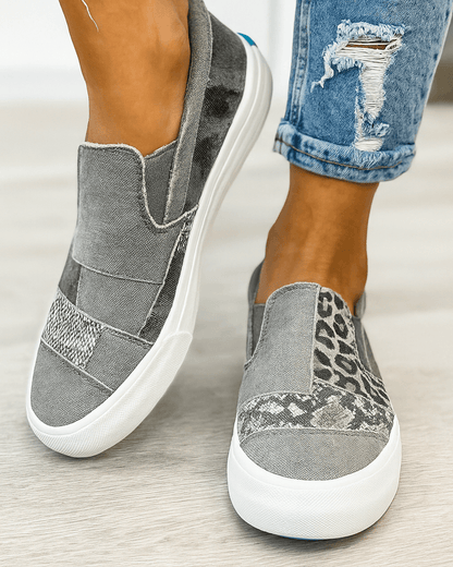 Baskets slip-on femmes, imprimés audacieux léopard, python et camouflage, confort optimal, facile à enfiler.