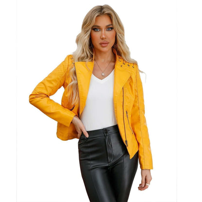 "Veste en cuir d'agneau pour femmes, élégante, vintage, zip nickel brillant, surpiqûres raffinées, chic et confortable."