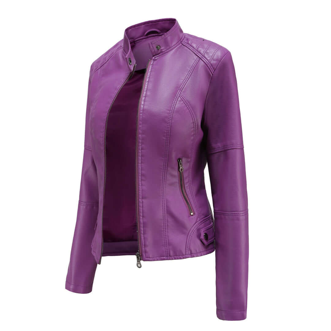 Veste en cuir camel pour femmes, chic et polyvalente, en cuir souple, apportant élégance et confort à toutes occasions.